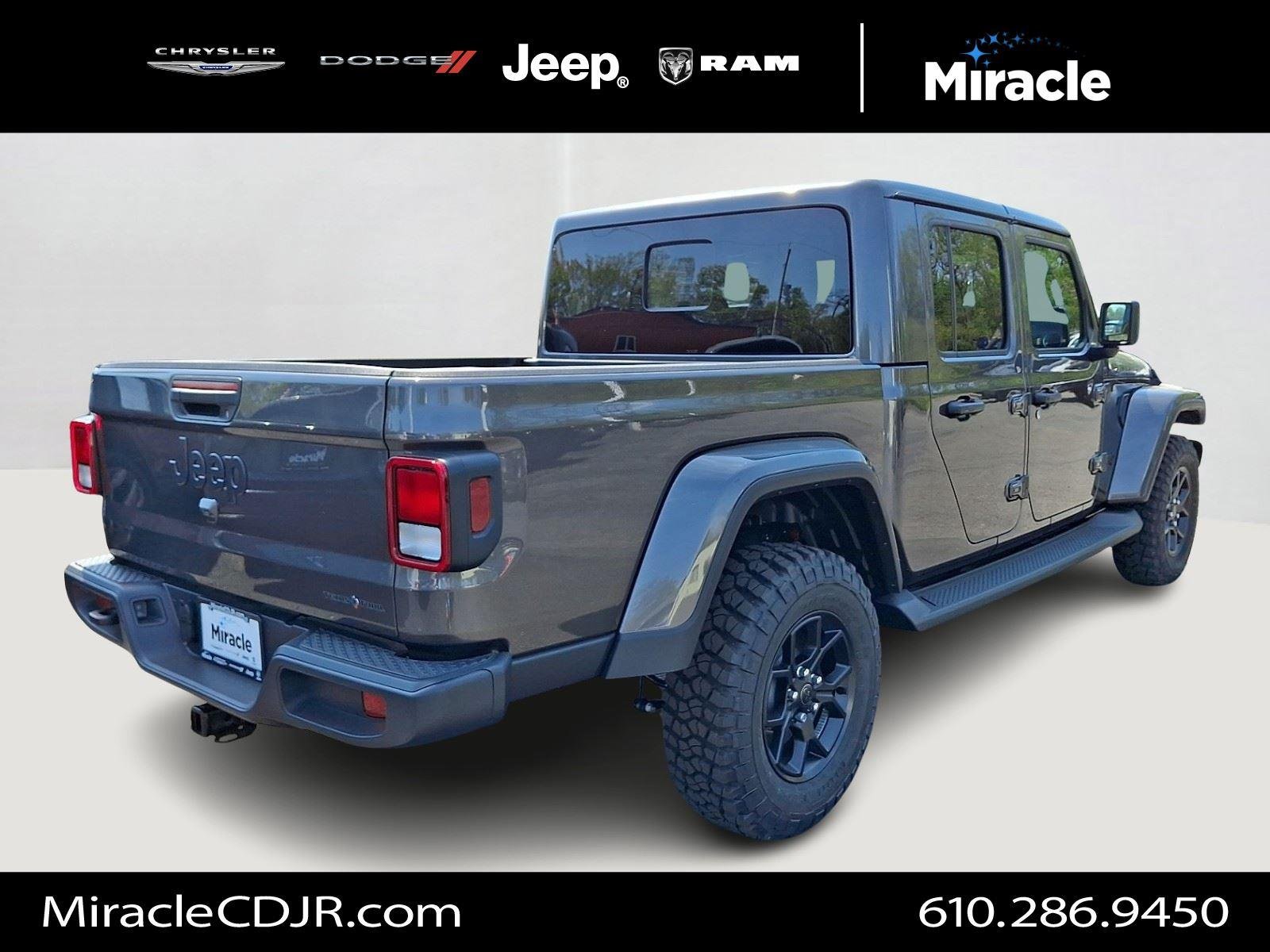 New 2026 Granite Crystal Metallic Clear-Coat Exterior Paint Jeep Texas Trail image 3