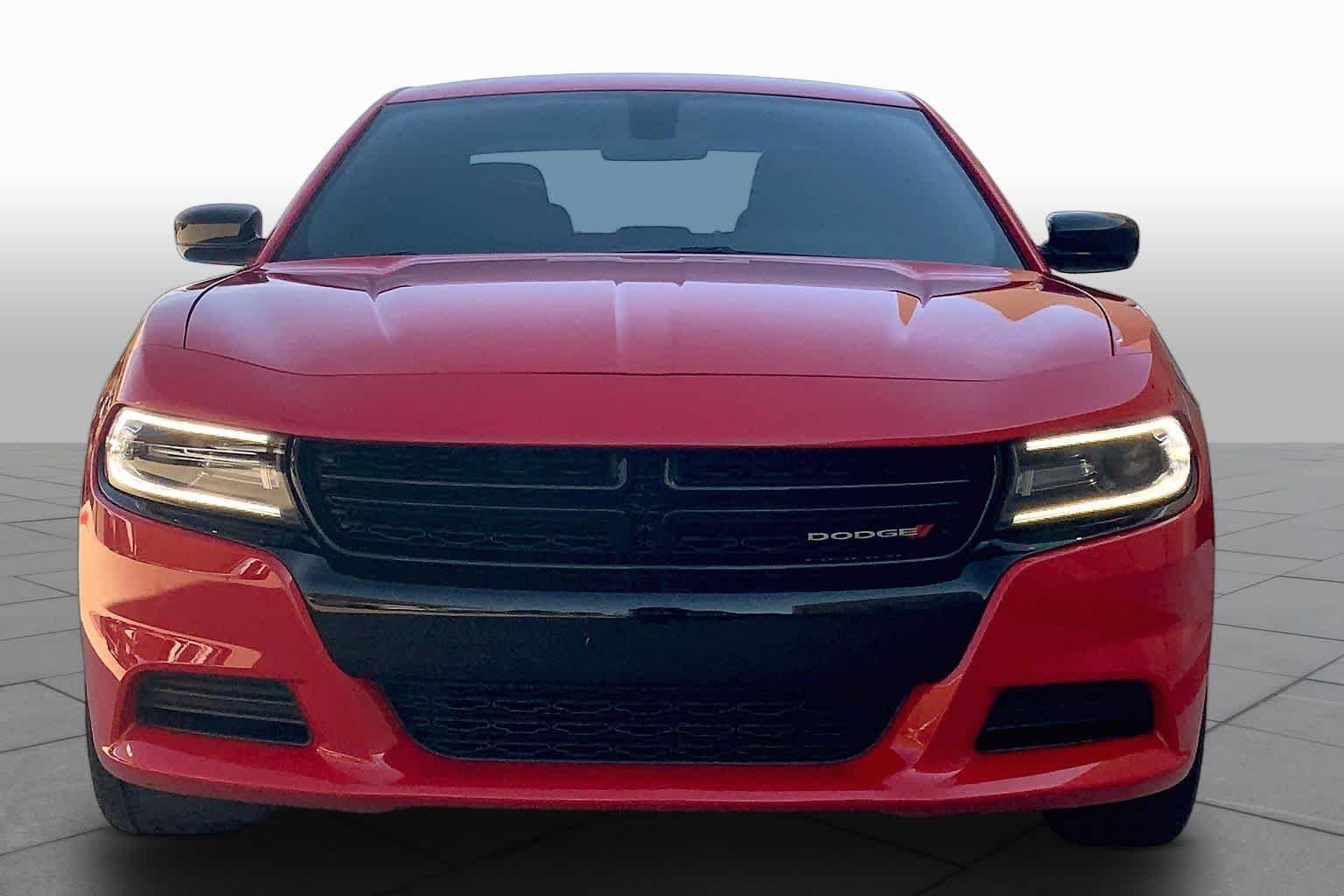 Used 2021 Torred Clearcoat Dodge SXT image 4