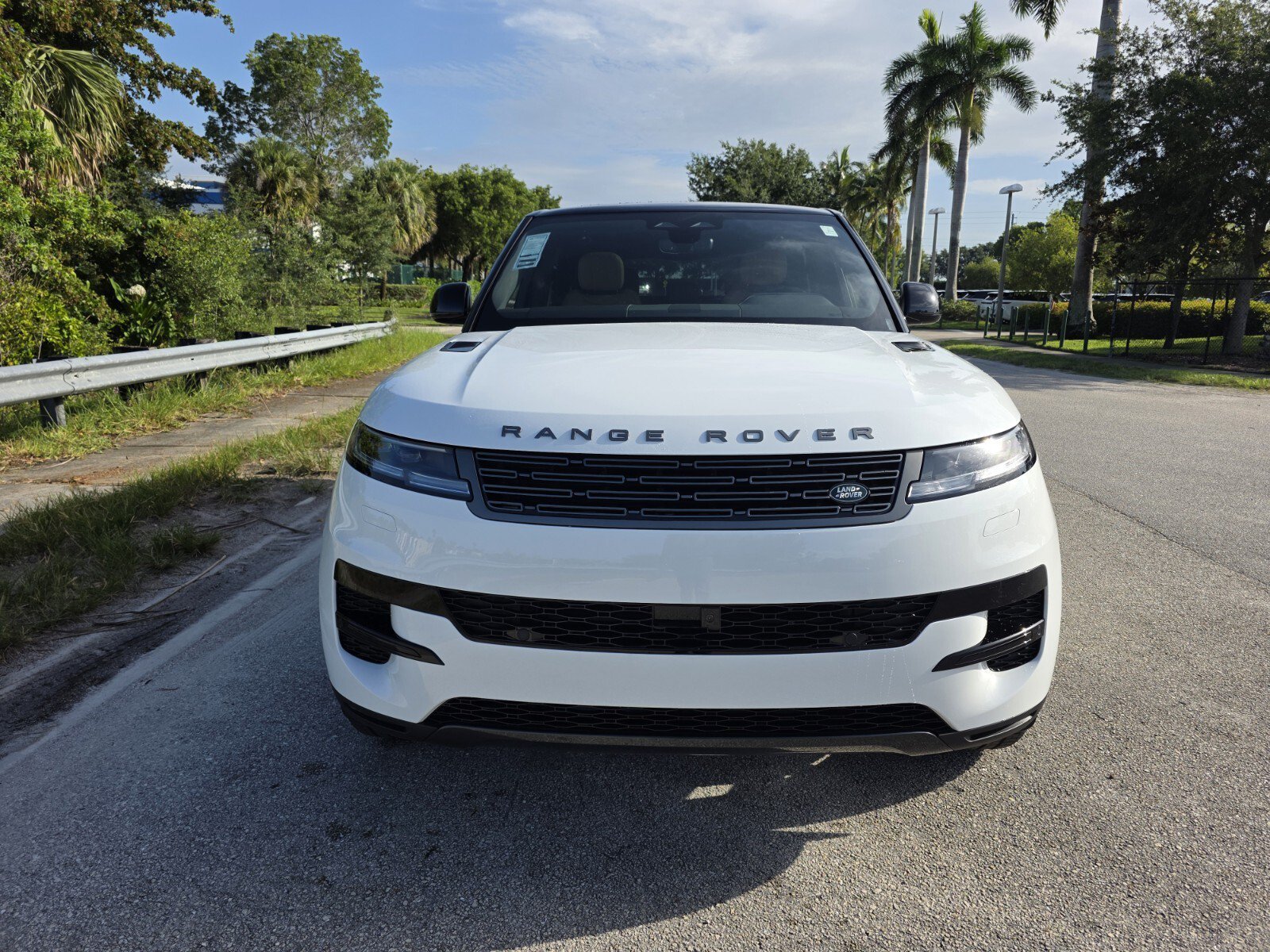 New 2026 Fuji White Land Rover SE image 8