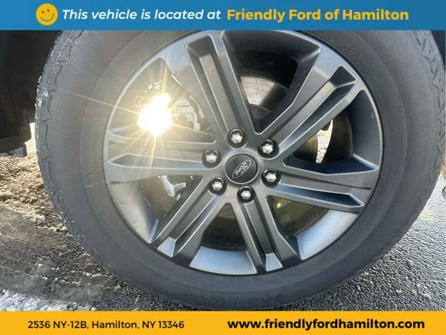 Used 2023 Gray Metallic Ford Lariat image 18