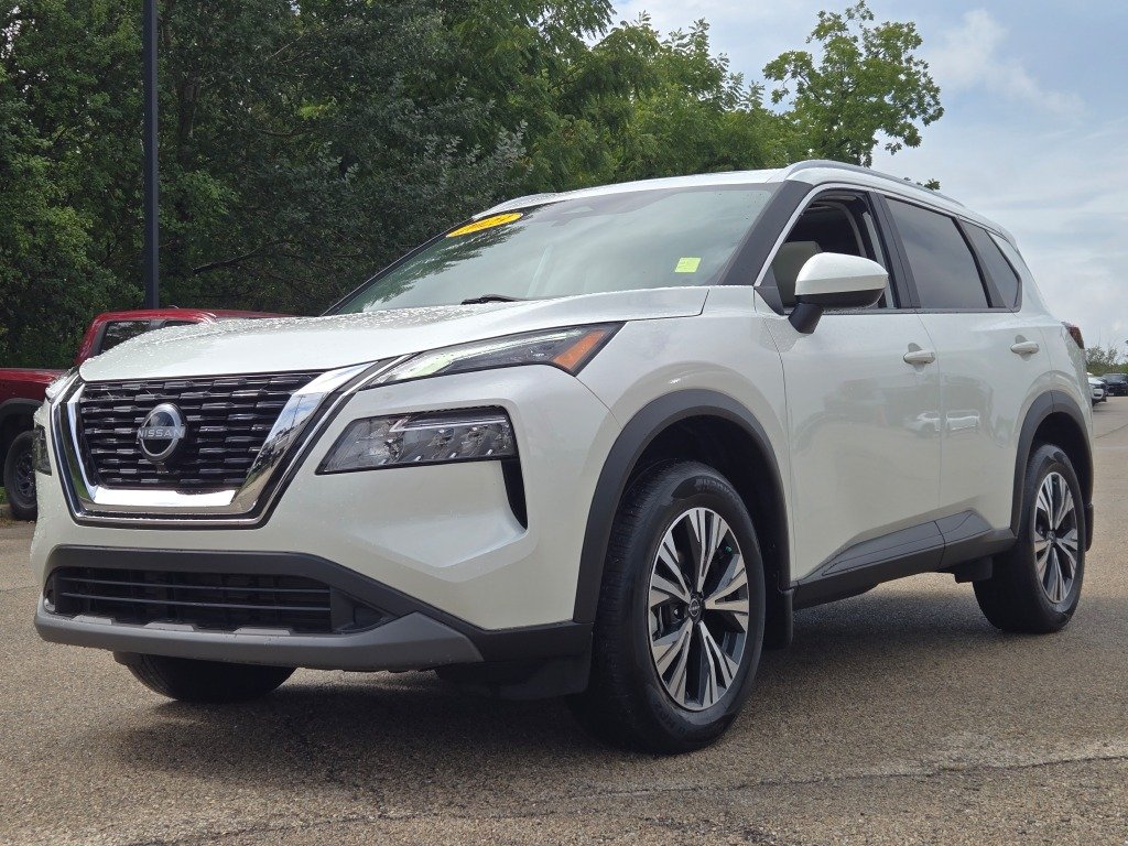 Used 2023 White Nissan SV image 4