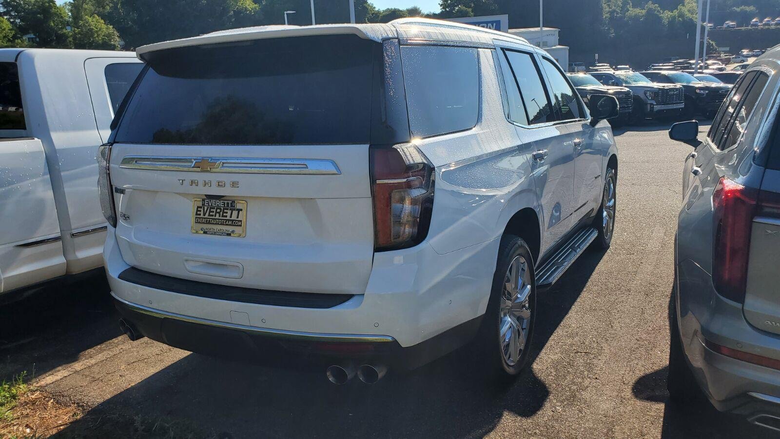 Used 2024 Summit White Chevrolet High Country image 10