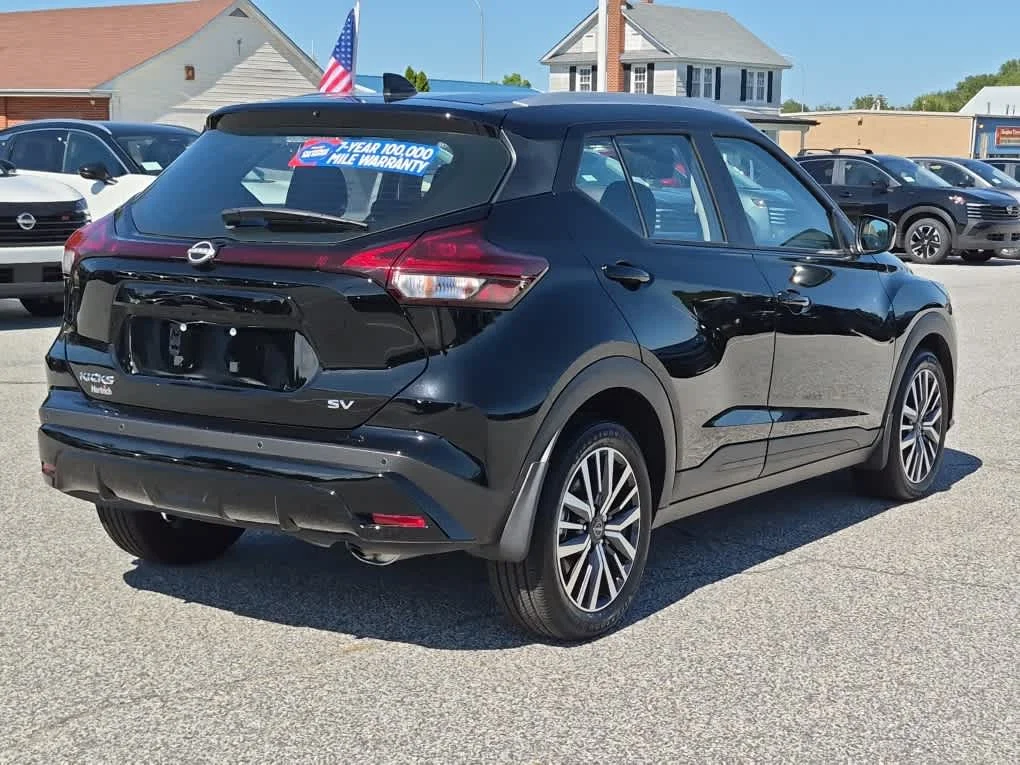 Used 2023 Super Black Nissan SV image 3
