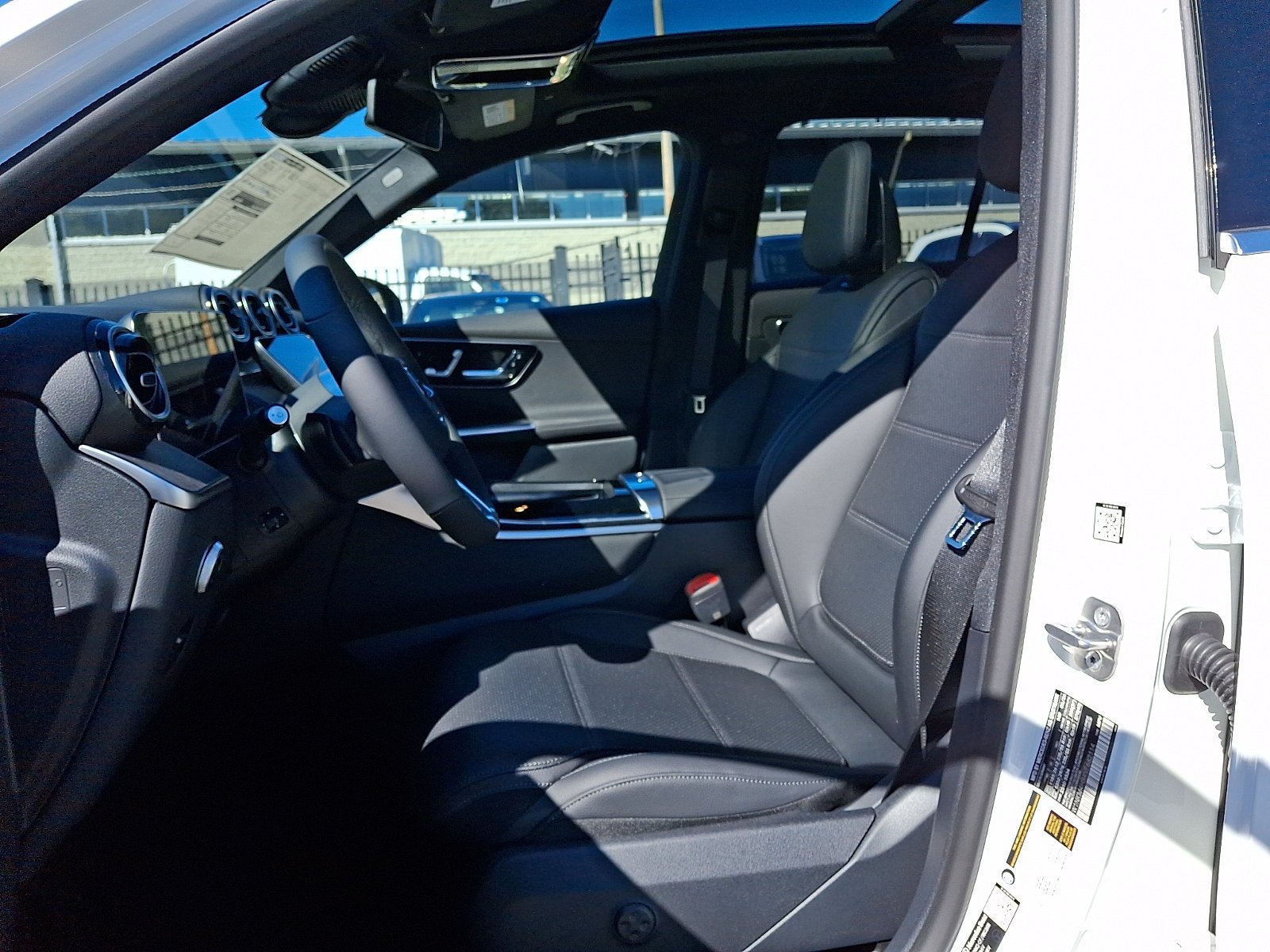 New 2027 Polar White Mercedes-Benz GLC 300 image 22