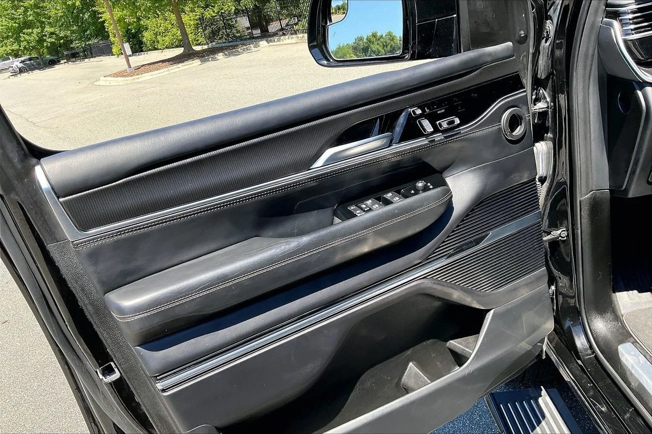 Used 2024 Black Jeep Series II image 29