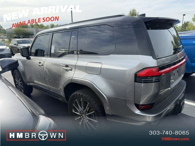 Used 2025 Silver Lexus 550 Luxury+ image 3