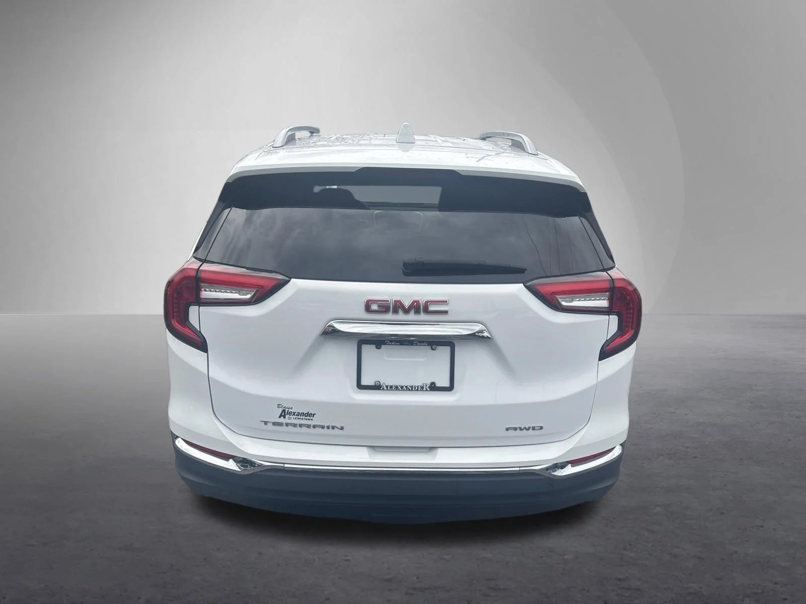 Used 2024 Summit White GMC SLT image 4