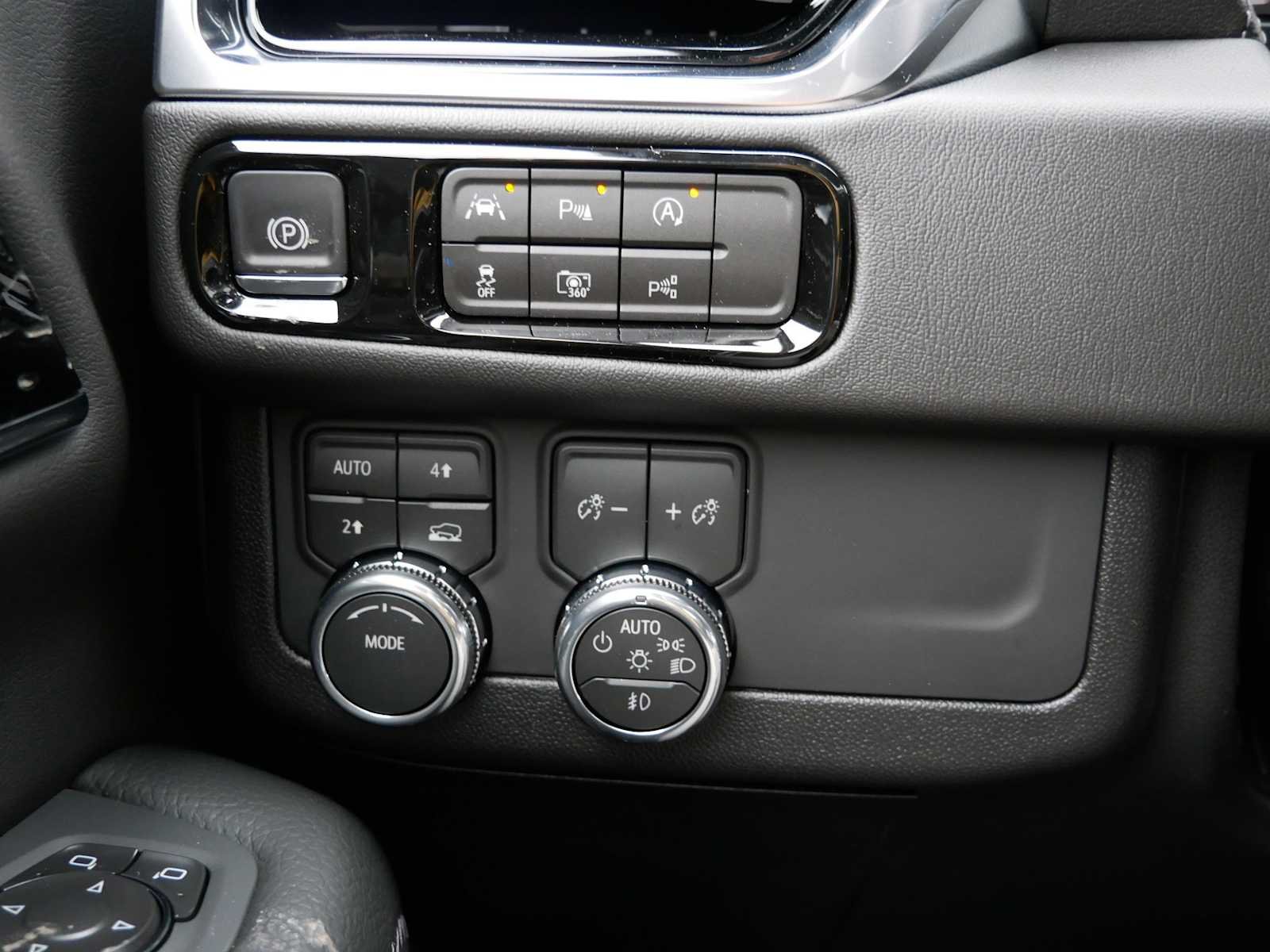 2026 GMC Yukon XL Denali - Photo 21