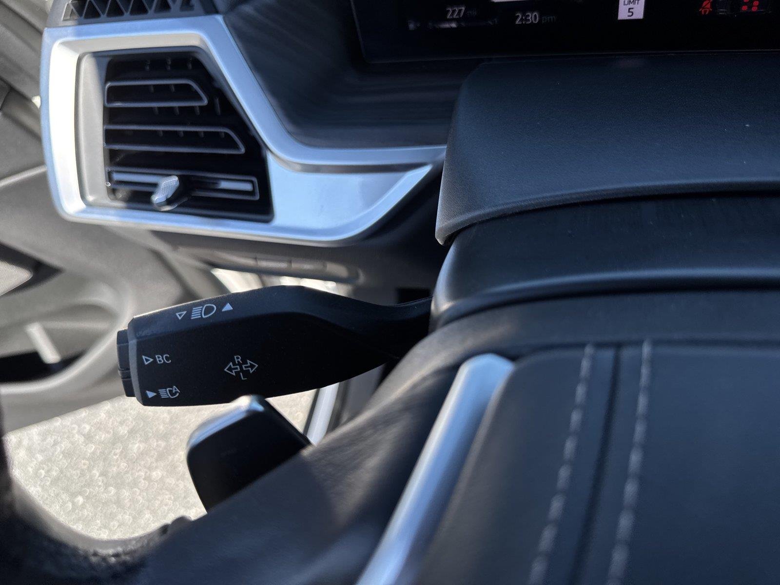 Used 2024 Mineral White Metallic BMW sDrive40i image 19