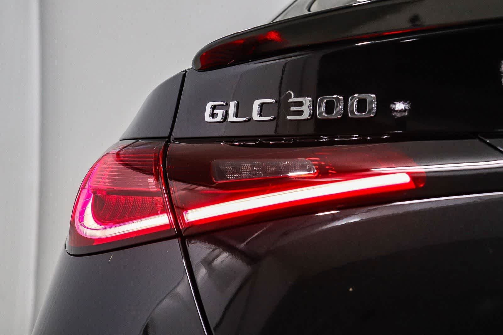 New 2026 Obsidian Black Metallic Mercedes-Benz GLC 300 image 11