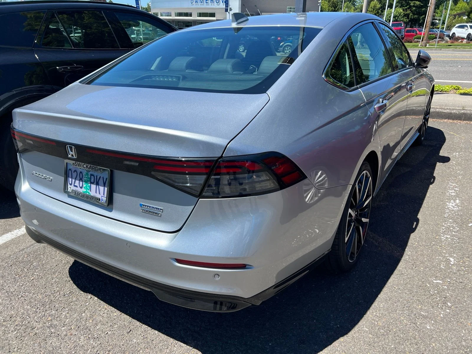 Used 2023 Lunar Silver Metallic Honda Touring image 8