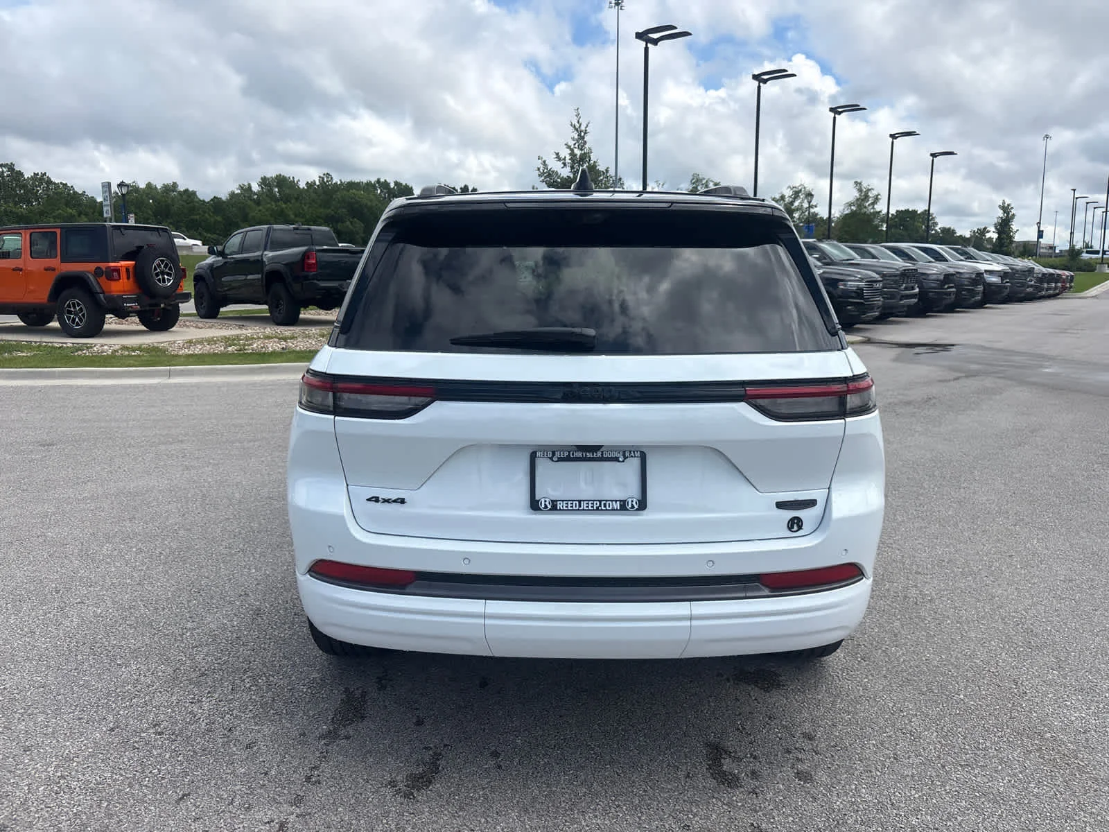 New 2026 Bright White Clear-Coat Exterior Paint Jeep Summit image 9