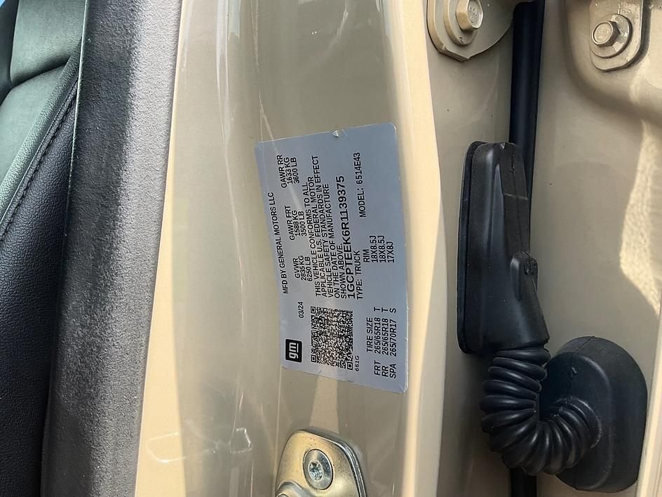 Used 2024 Beige Chevrolet Trail Boss image 33