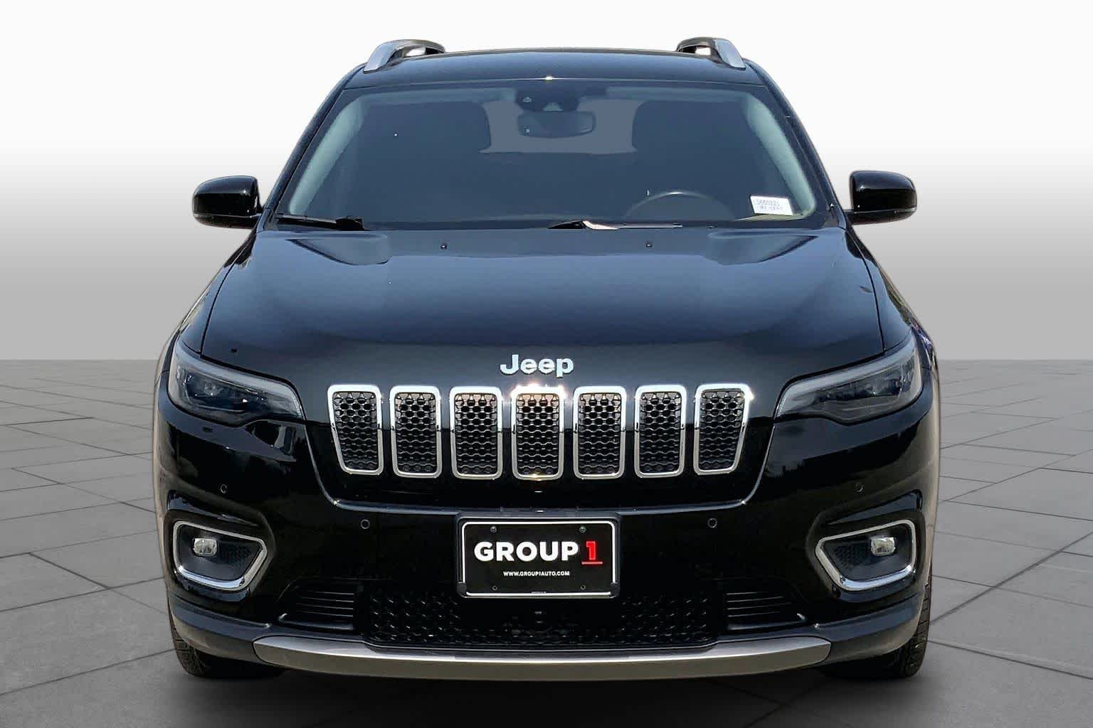 Used 2020 Diamond Black Crystal Pearlcoat Jeep Limited image 4