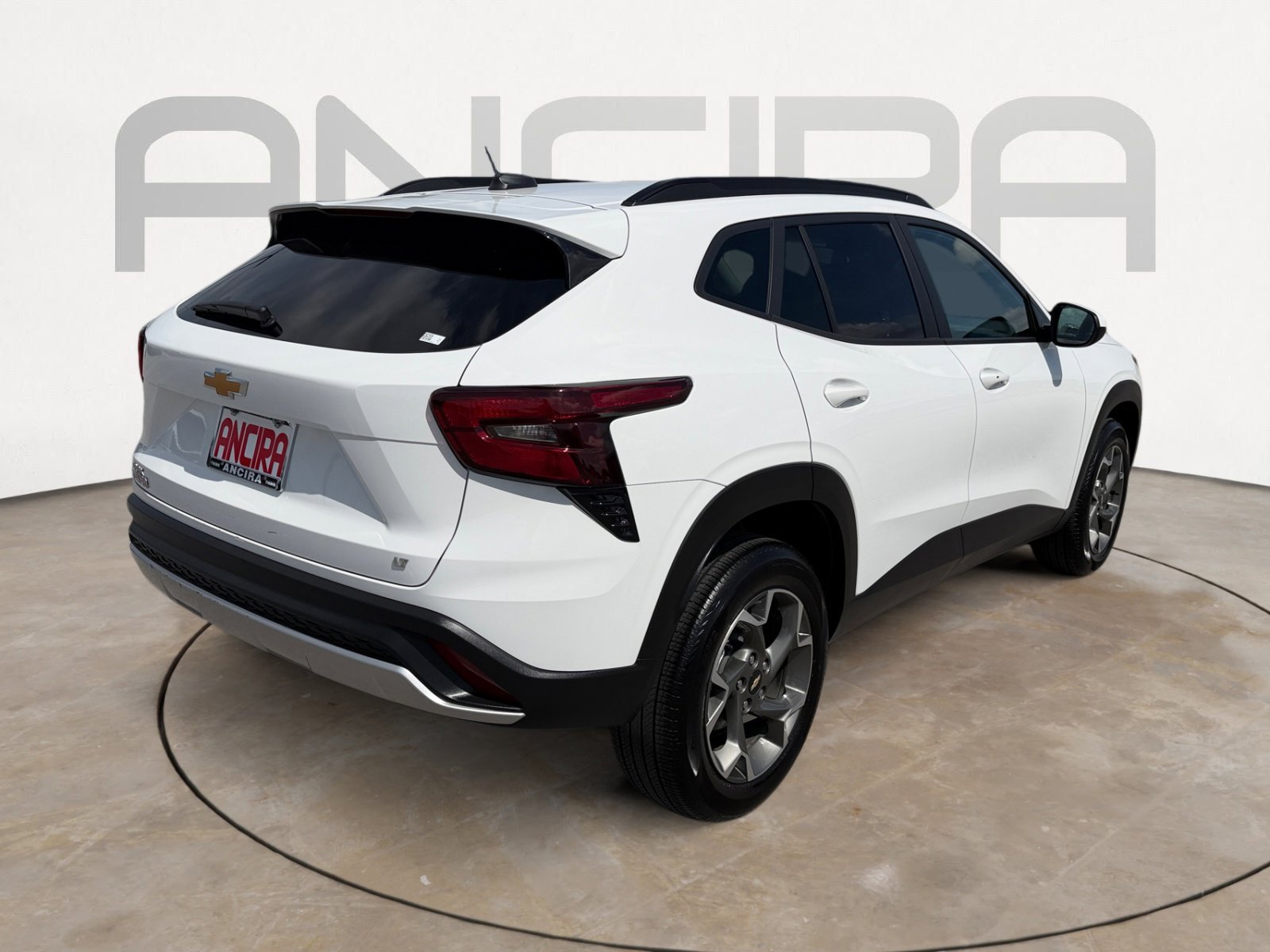Used 2025 Summit White Chevrolet LT image 9
