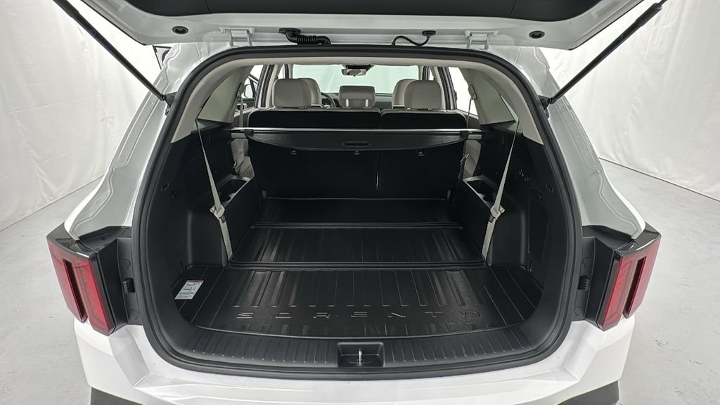 2025 Kia Sorento S - Photo 15