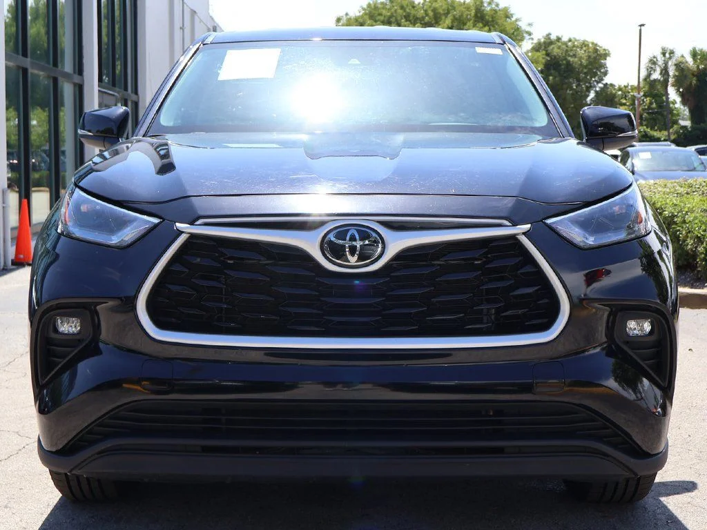 2024 Toyota Highlander LE - Photo 9