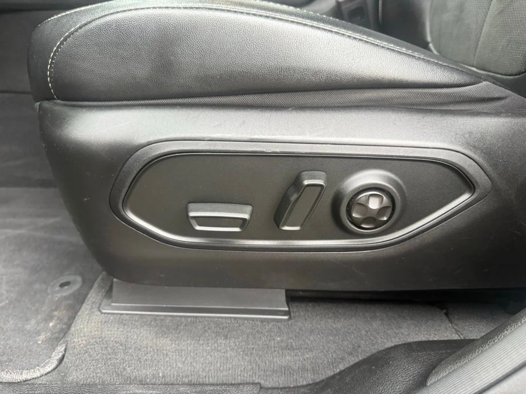 Used 2024 Black Jeep Altitude X image 12