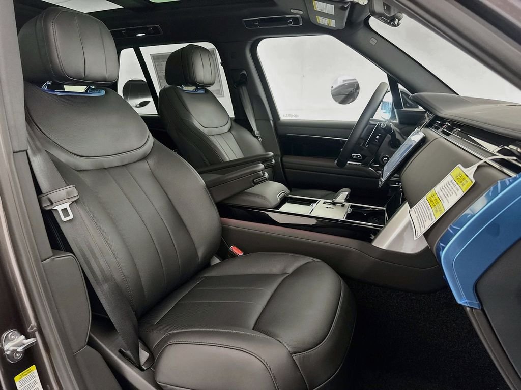 New 2026 Charente Grey Land Rover SE image 29