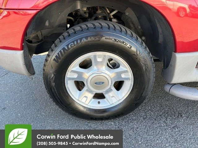 Used 2002 Red Ford Base image 9