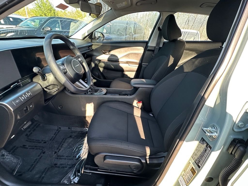 Used 2026 Green Hyundai SE image 10