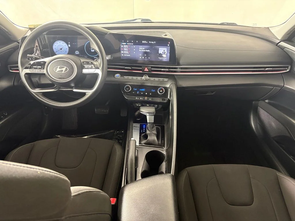 Used 2024 Silver Hyundai SEL image 38