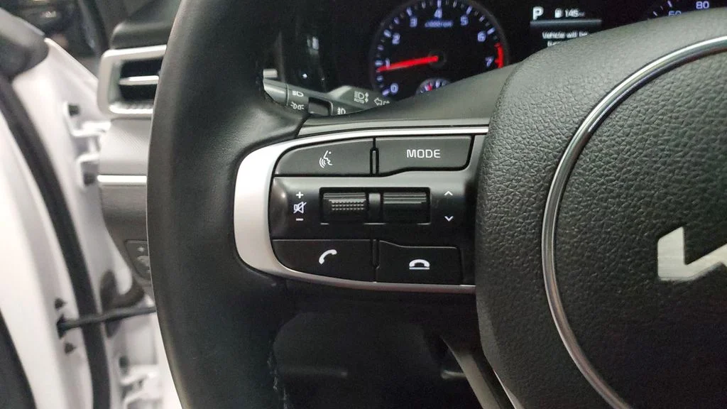 Used 2022 White Kia GT-Line image 30