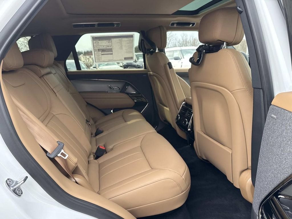 New 2026 Fuji White Land Rover SE image 14