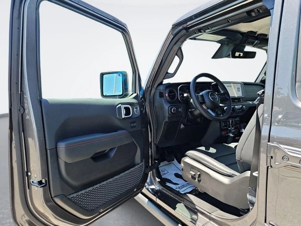 New 2026 Granite Crystal Metallic Clear-Coat Exterior Paint Jeep Rubicon X image 16