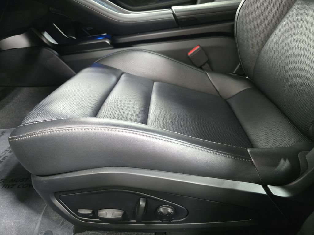 Used 2024 Black Porsche  image 23
