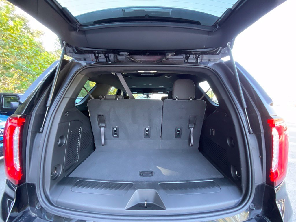 Used 2022 Black GMC SLE image 27