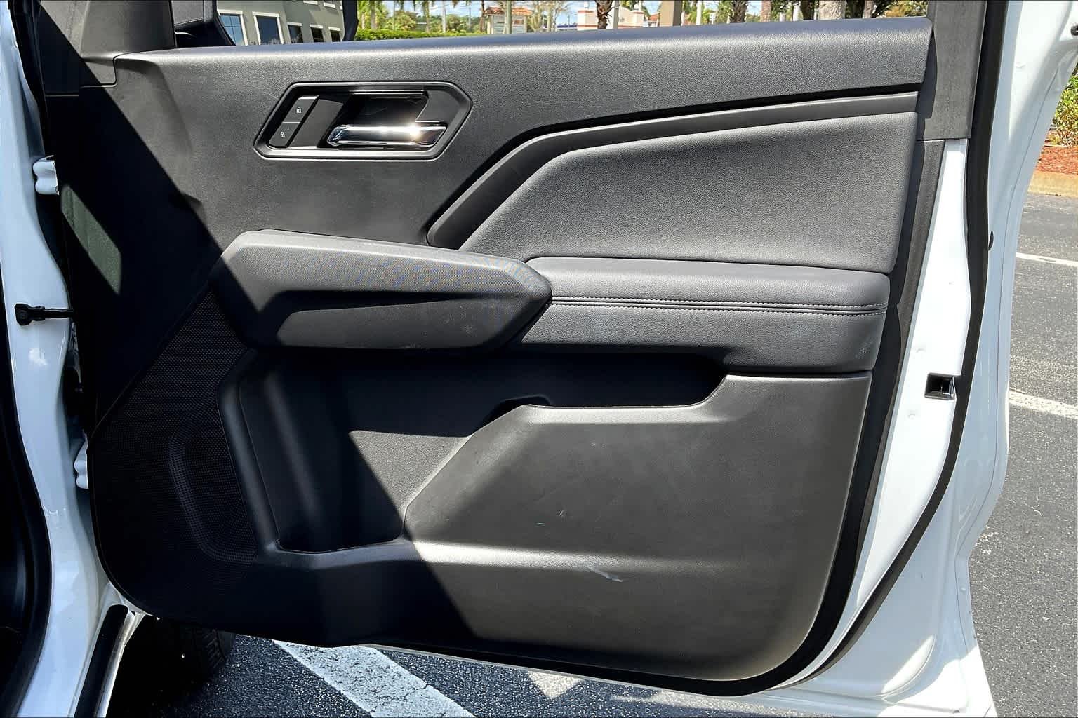2024 Chevrolet Colorado LT - Photo 23