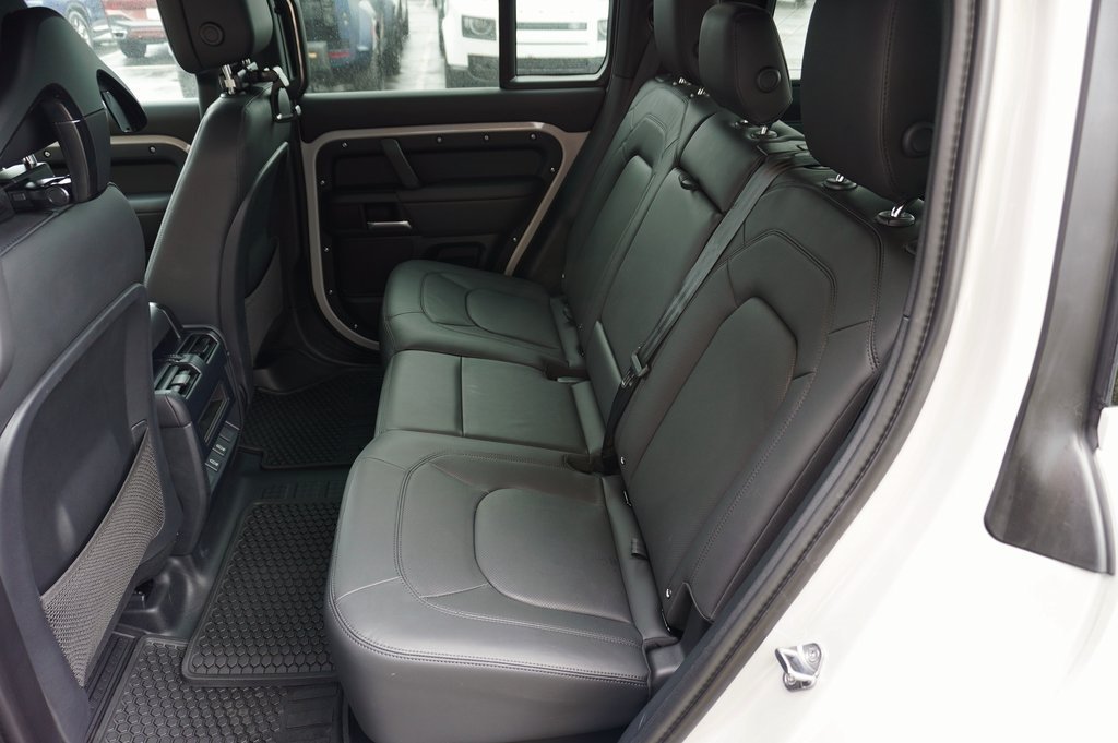 2026 LAND ROVER DEFENDER - Image 30