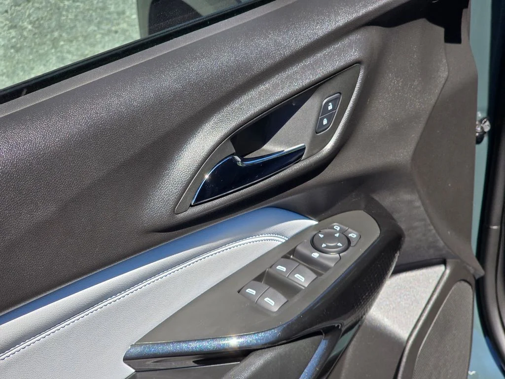 Used 2025 Gray Chevrolet LT image 37