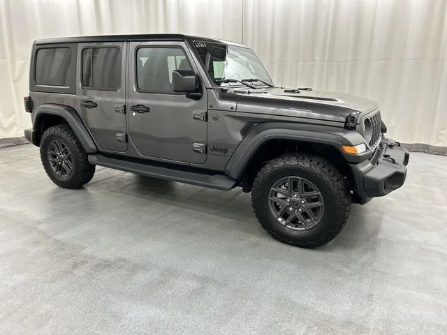 2025 Jeep Wrangler Sport S's photo