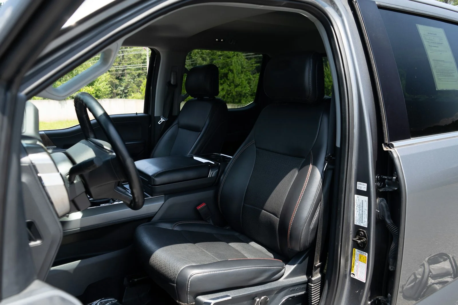 Used 2021 Gray Metallic Ford Lariat image 15