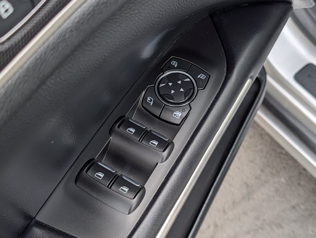 2016 Lincoln MKZ Hybrid - Photo 17