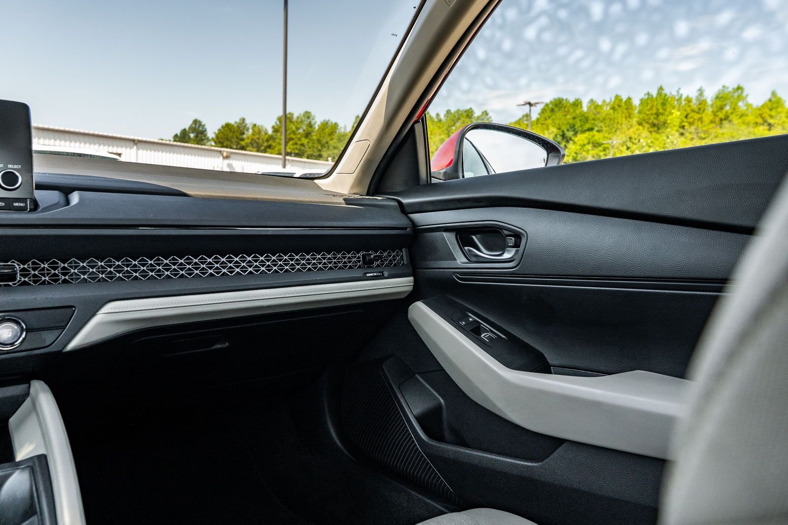Certified Used 2025  Honda LX image 29