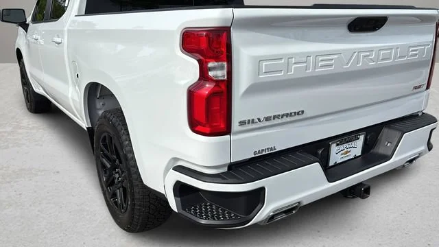 Used 2025 Summit White Chevrolet RST image 36