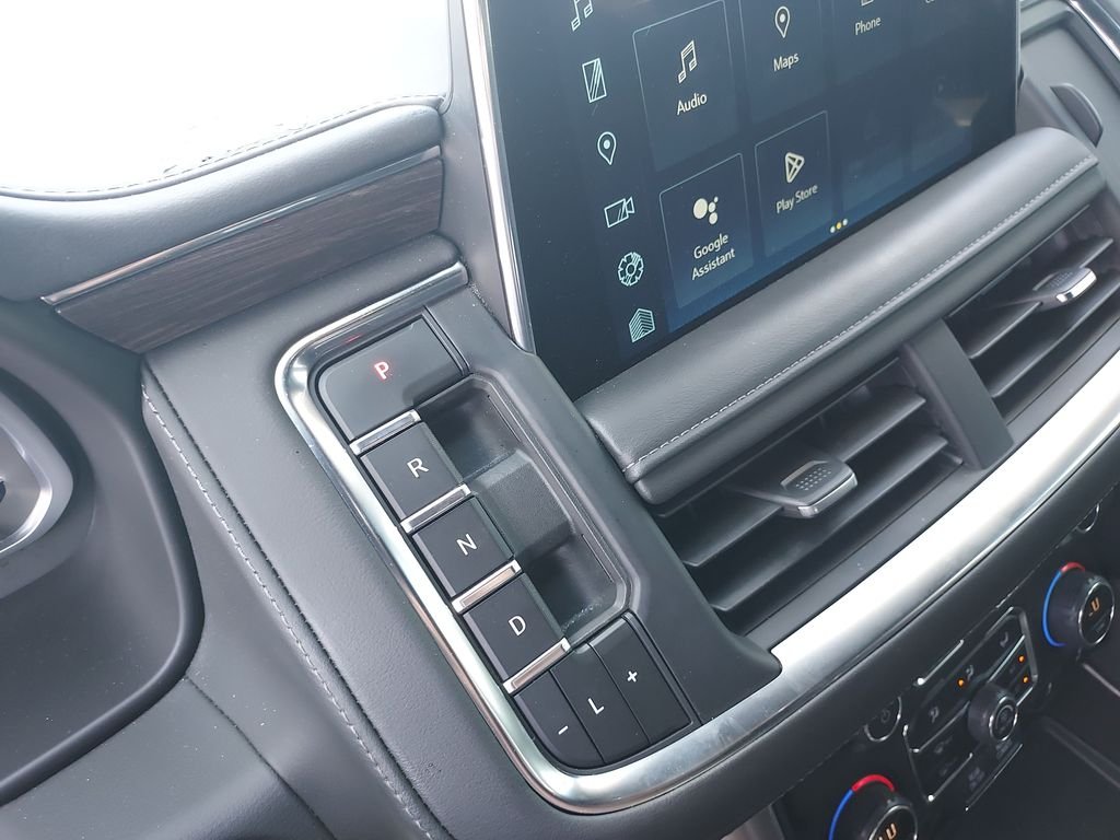 Used 2023 Gray Chevrolet Z71 image 26