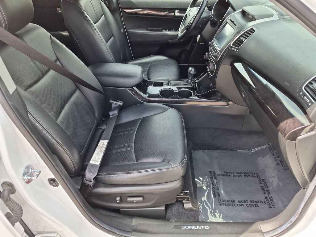 Used 2014 White Kia EX image 30