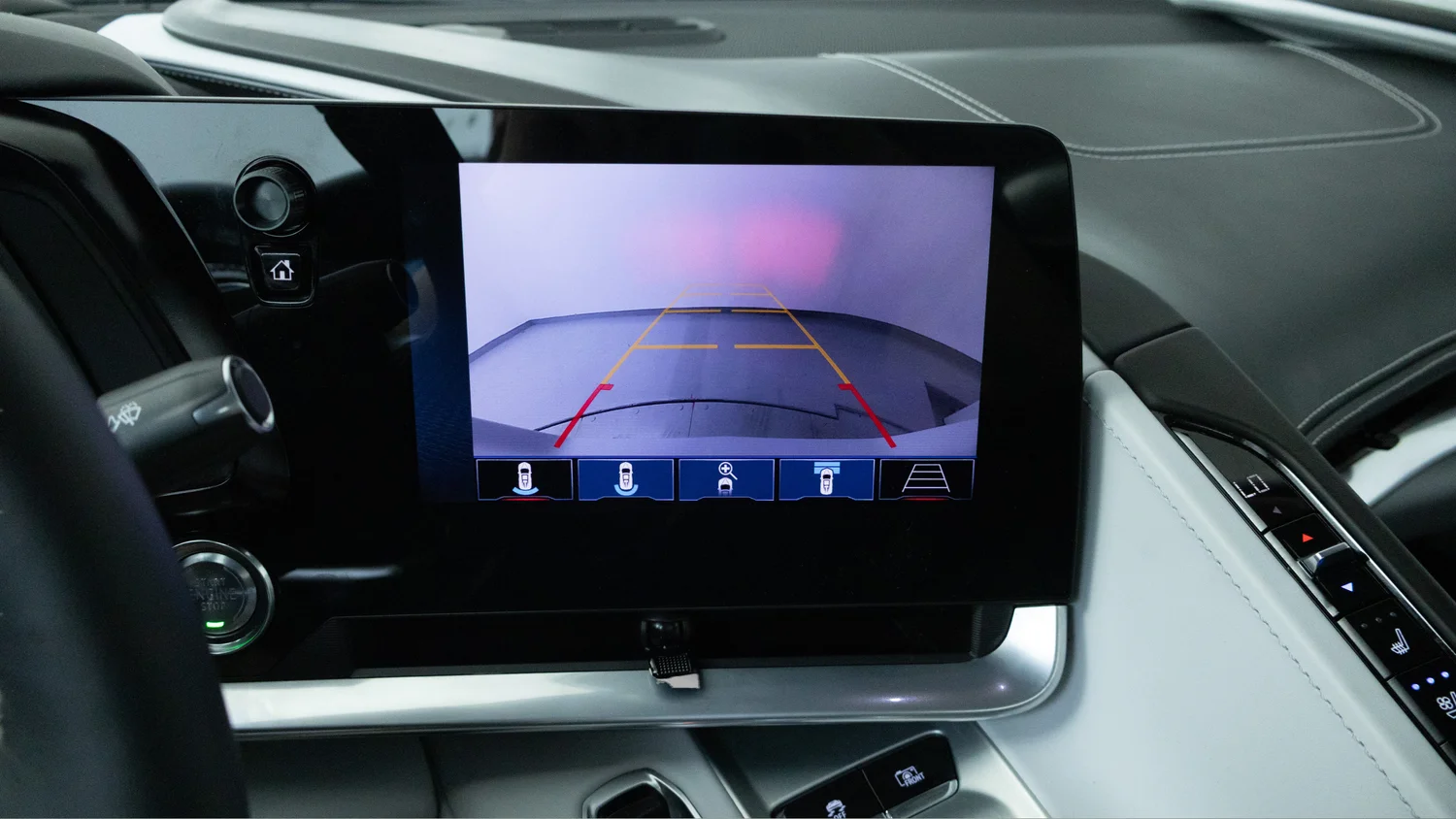 Used 2024 White Chevrolet Z06 image 16