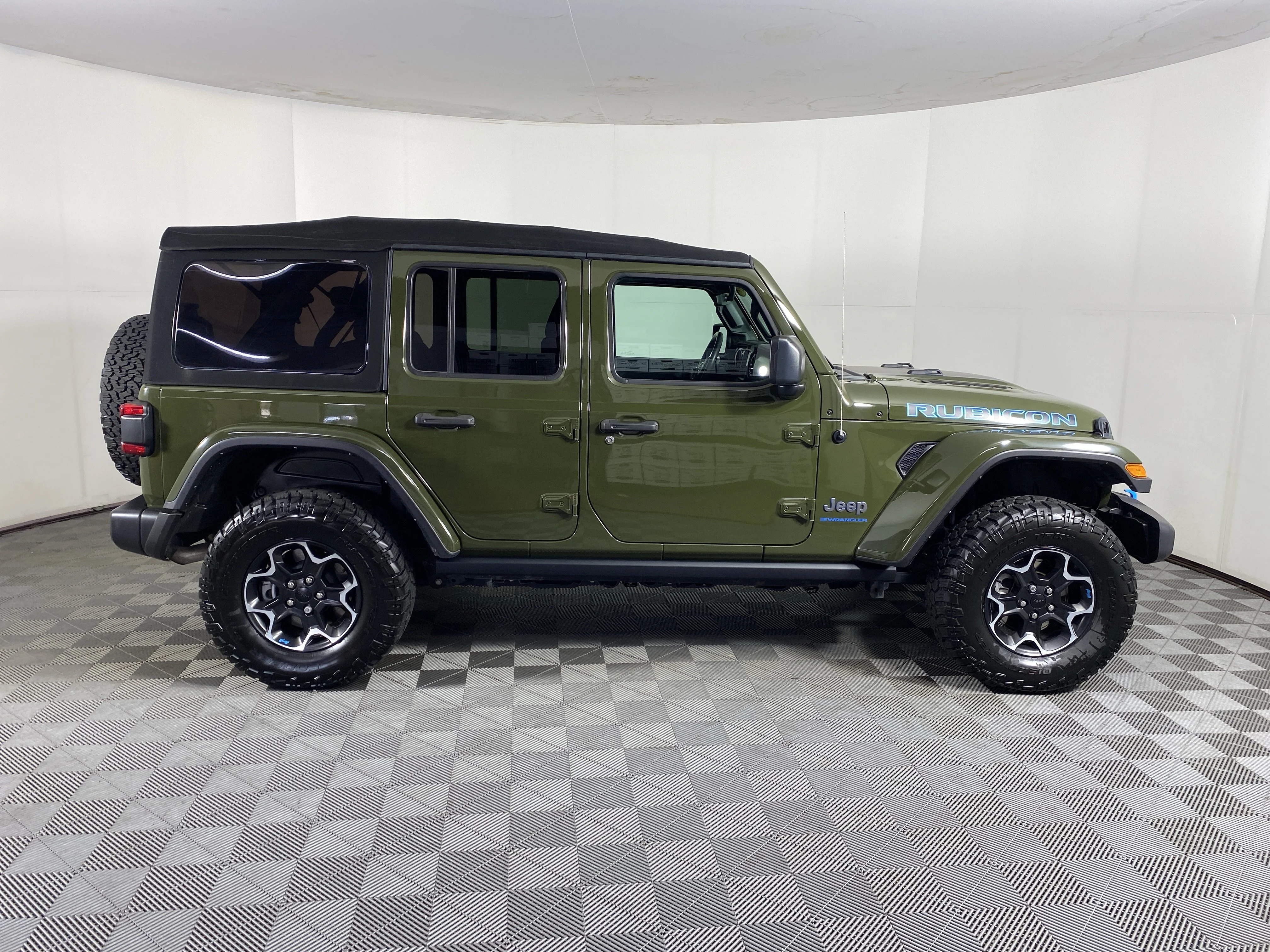 Used 2023 Sarge Green Clearcoat Jeep Rubicon image 7