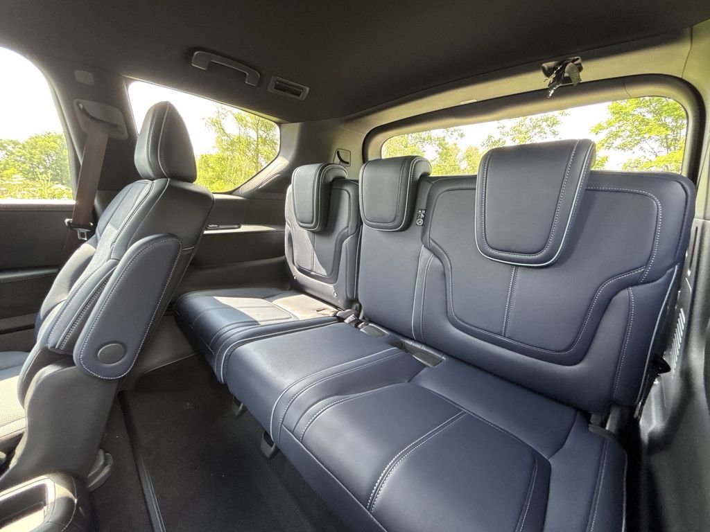 New 2027 RADIANT WHITE INFINITI Sport 4WD image 26
