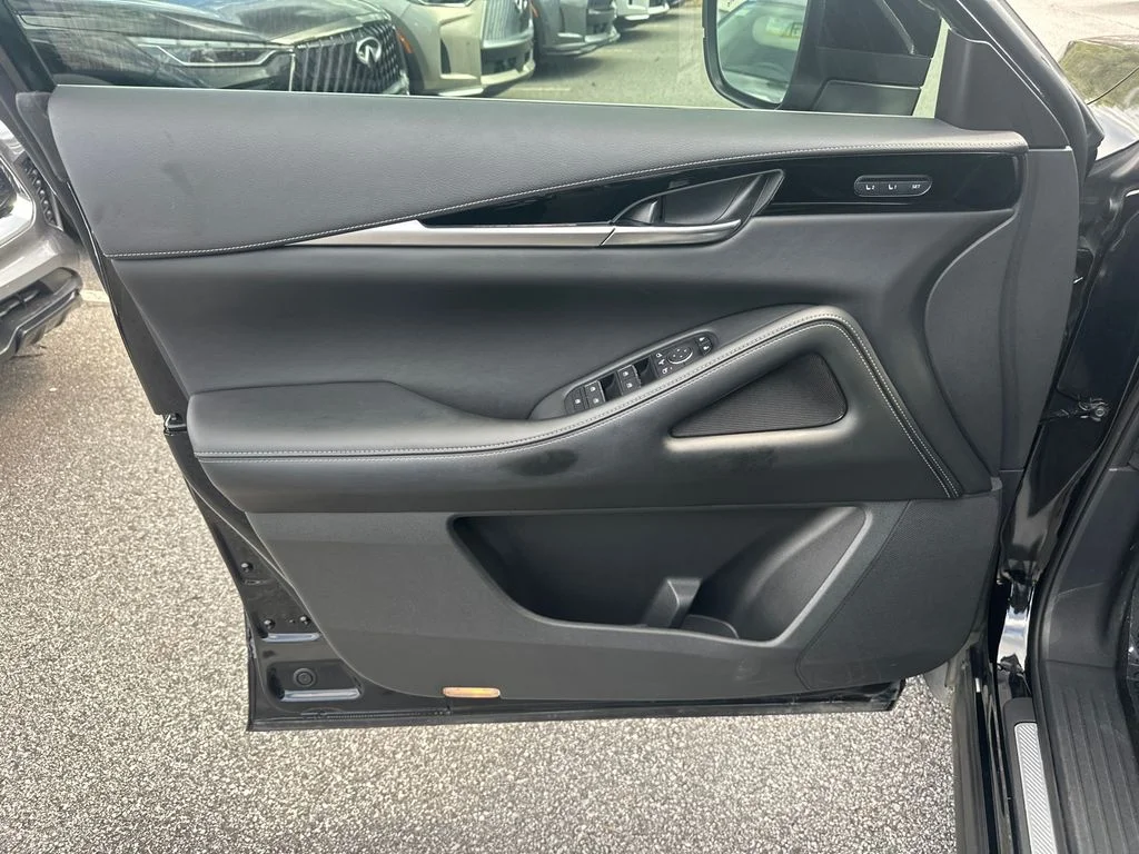 Used 2024 Black INFINITI PURE image 10