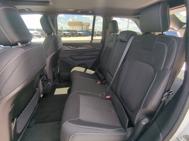 New 2026 Bright White Clear-Coat Exterior Paint Jeep Laredo X image 16