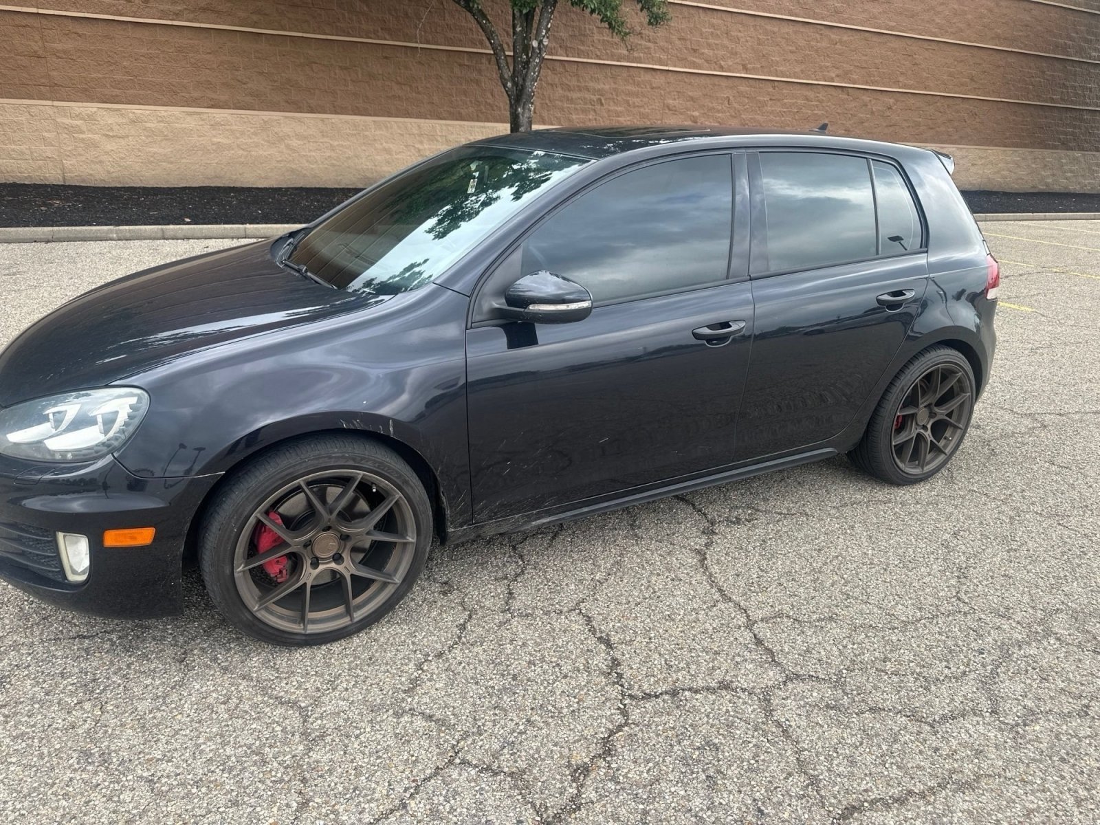 Used 2014 Deep Black Pearl Volkswagen Driver