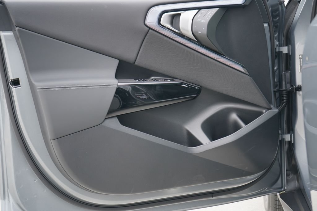 Used 2026 Gray Metallic BMW 30 xDrive image 9