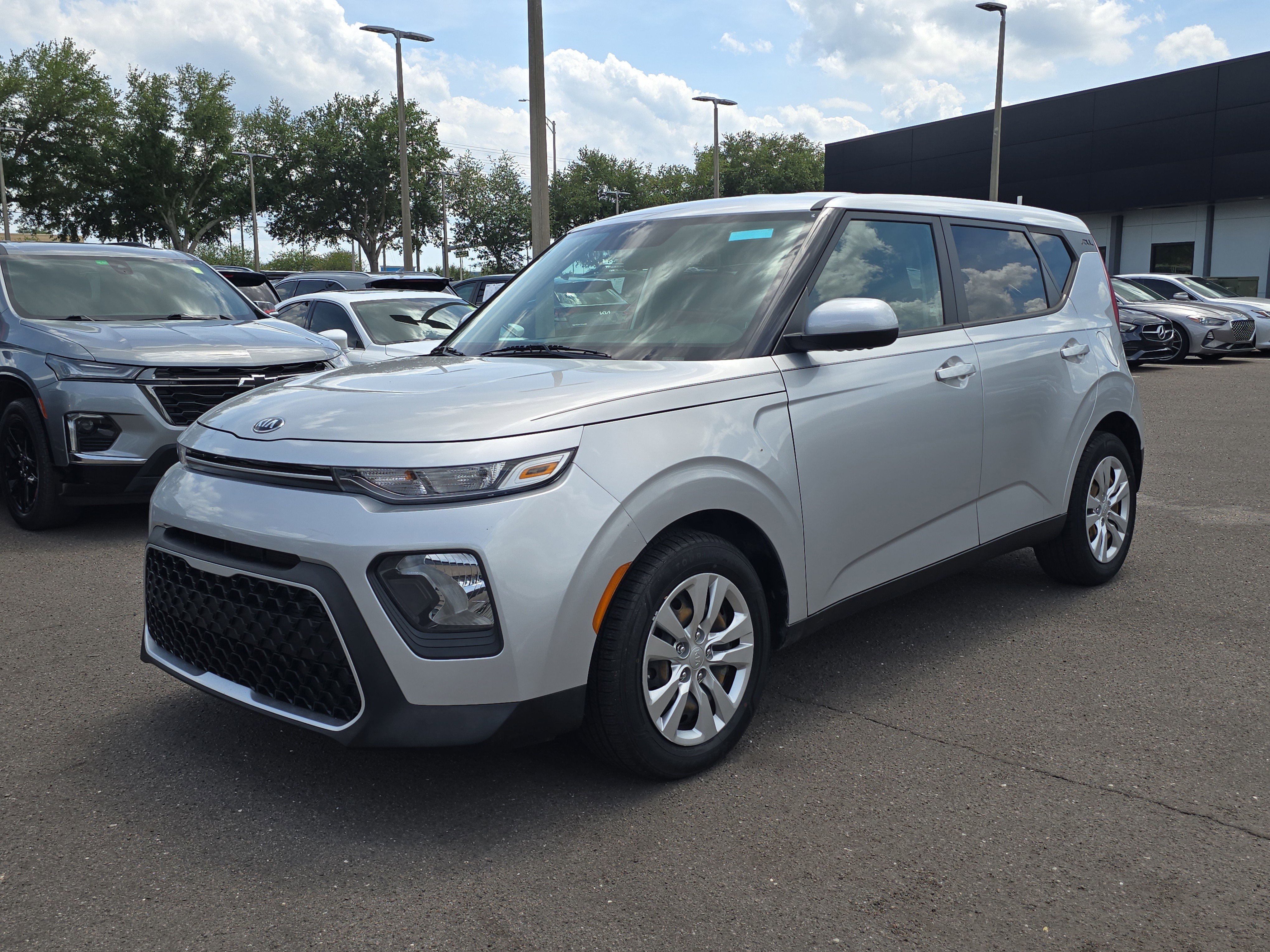 Certified Used 2021 Sparkling Silver Kia LX image 4