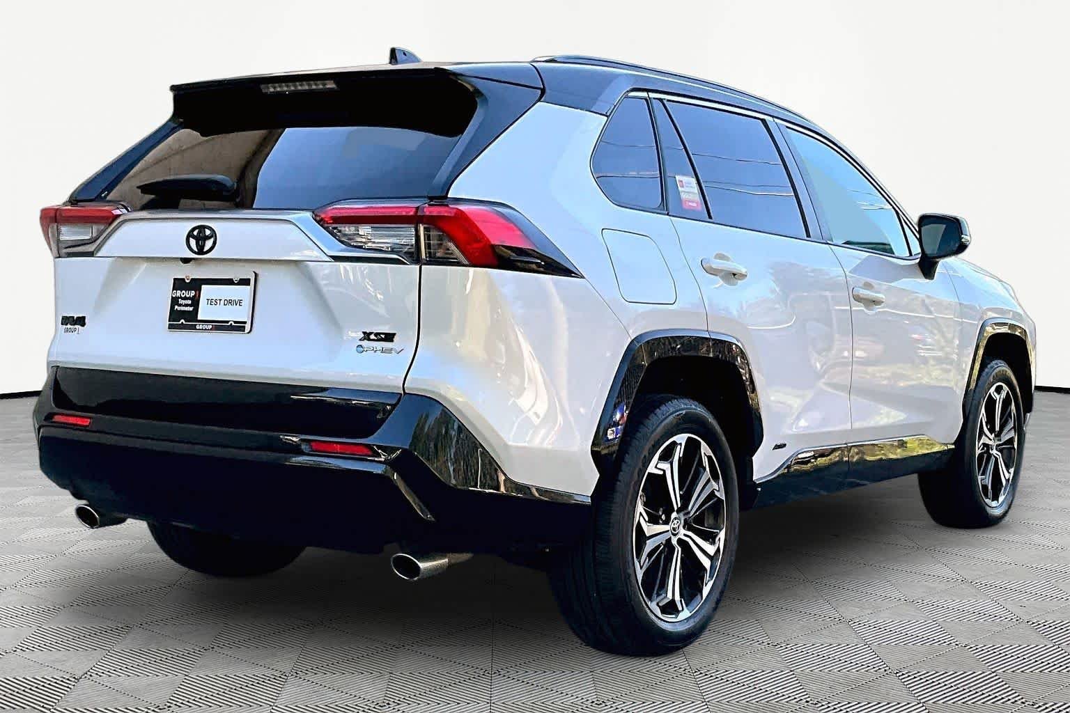 Used 2025 Wind Chill Pearl/Midnight Black Metallic Toyota XSE image 13